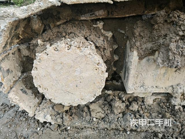 左驅(qū)動輪（行走機(jī)構(gòu)）