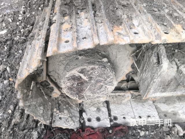 右驅(qū)動輪（行走機構(gòu)）