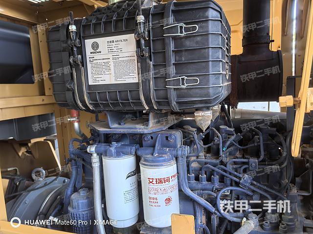 發(fā)動(dòng)機(jī)左側(cè)(整機(jī)外觀及大件) 發(fā)動(dòng)機(jī)左側(cè)(整機(jī)外觀及大件)