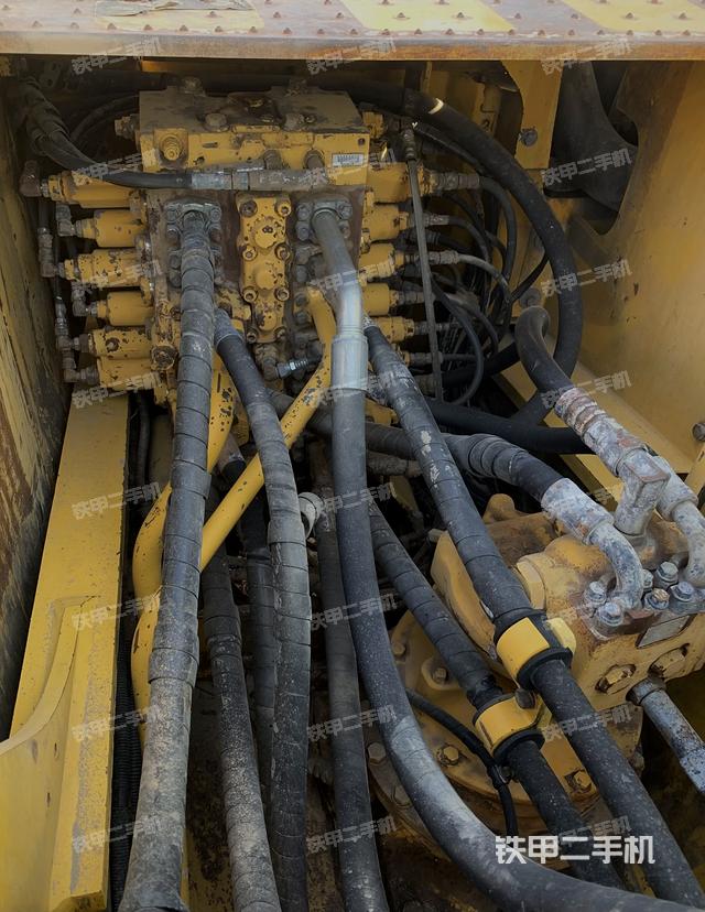 回轉(zhuǎn)馬達(dá)（上車部件）