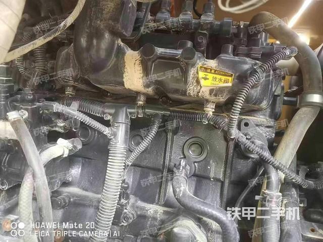 發(fā)動(dòng)機(jī)整體俯視(整機(jī)外觀) 發(fā)動(dòng)機(jī)整體俯視(整機(jī)外觀)