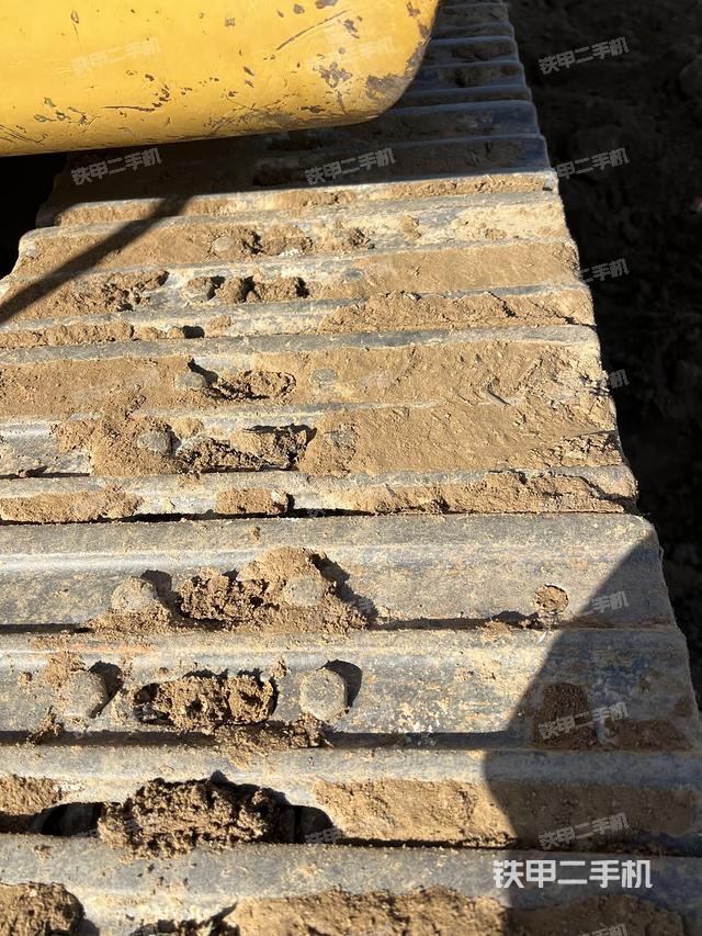 單側(cè)履帶整體（整機(jī)外觀）