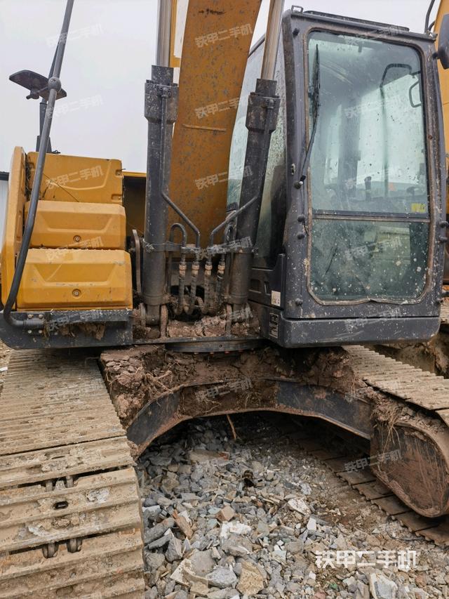 轉(zhuǎn)盤(pán)和下車(chē)架正前（工作和回轉(zhuǎn)裝置）