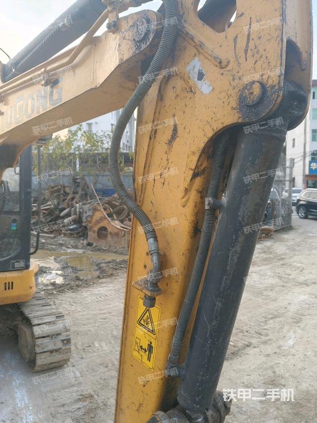 鏟斗右后整體（工作和回轉(zhuǎn)裝置）