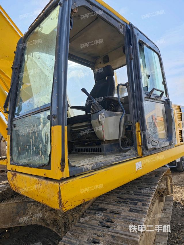 駕駛室左前45度（駕駛室部分）