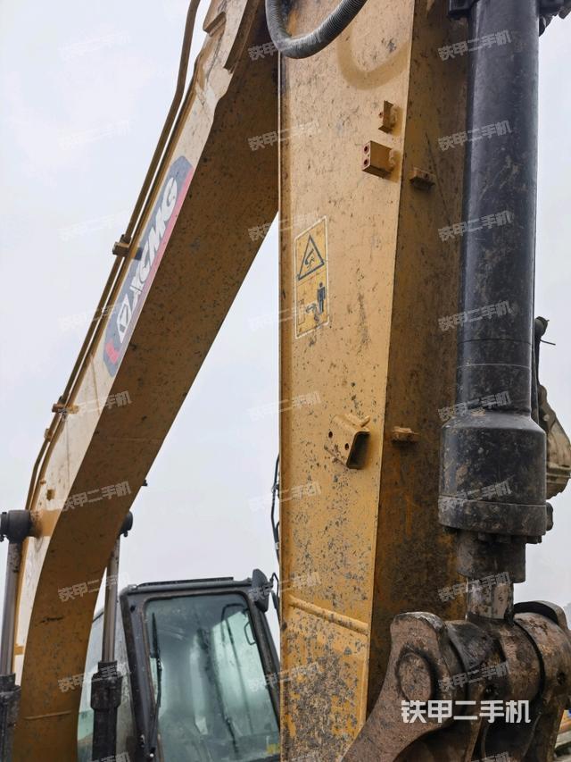 大臂油缸整體?豎拍（工作和回轉(zhuǎn)裝置）