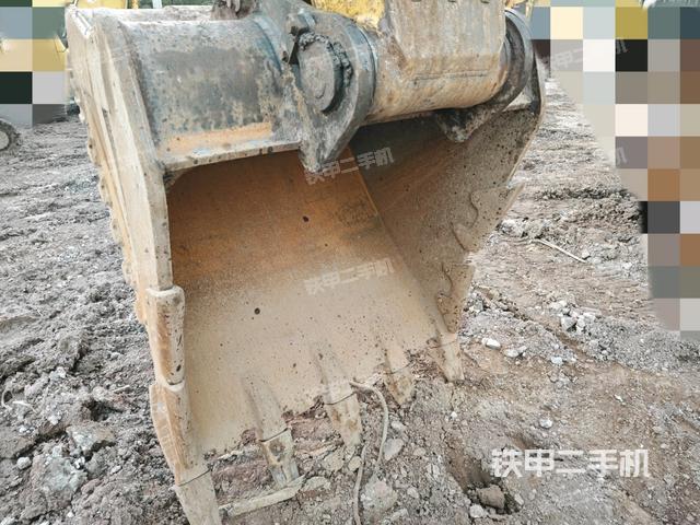 鏟斗右后整體（工作和回轉(zhuǎn)裝置）