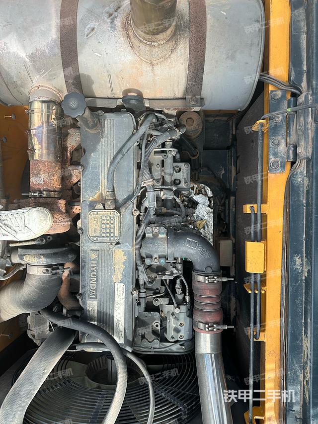 發(fā)動機整體俯視(整機外觀) 發(fā)動機整體俯視(整機外觀)