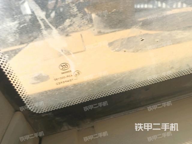 座椅左側(cè)控制臺(tái)/音響/含左手柄(駕駛室部分) 座椅左側(cè)控制臺(tái)/音響/含左手柄(駕駛室部分)