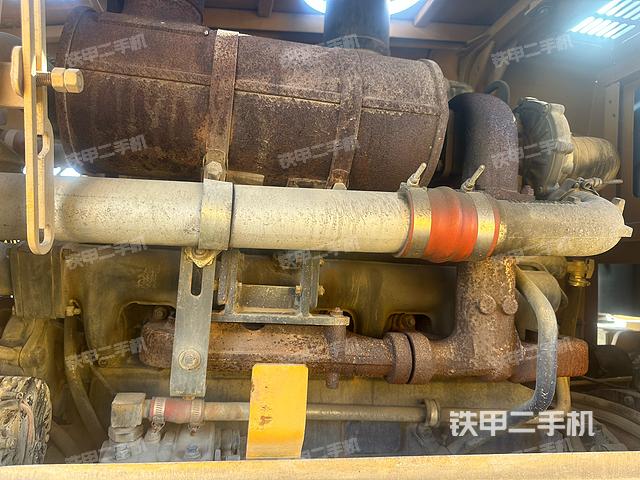 發(fā)動(dòng)機(jī)右側(cè)（整機(jī)外觀及大件）