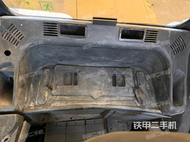 座椅后部(駕駛室部分) 座椅后部(駕駛室部分)