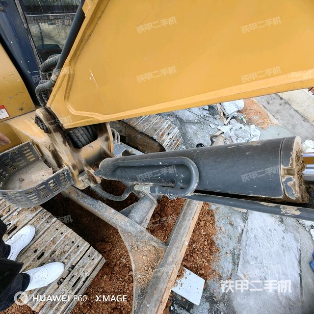 大臂根部?斜（工作和回轉(zhuǎn)裝置）