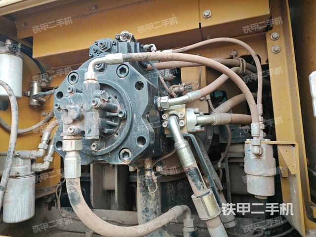 液壓泵斜45?左（大件艙室）