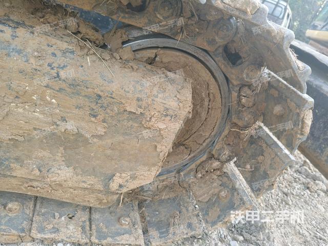 右側(cè)履帶整體?（行走機(jī)構(gòu)）