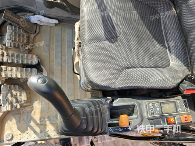 座椅左側(cè)控制臺/音響/含左手柄（駕駛室部分）