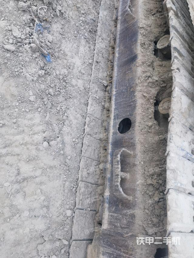 單側(cè)履帶整體（整機(jī)外觀）