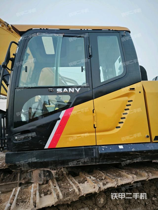 駕駛室正側(cè)（駕駛室部分）