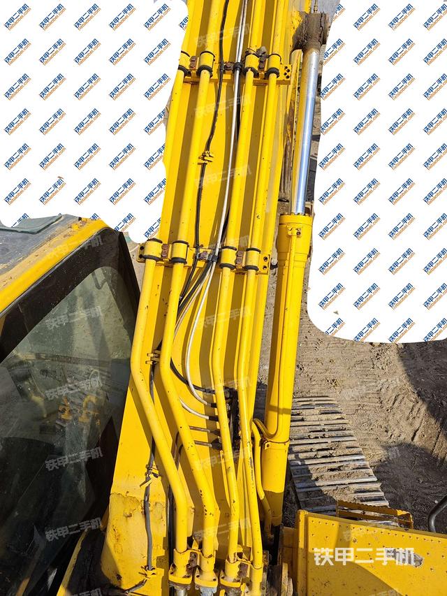 大臂背部俯視（工作和回轉(zhuǎn)裝置）