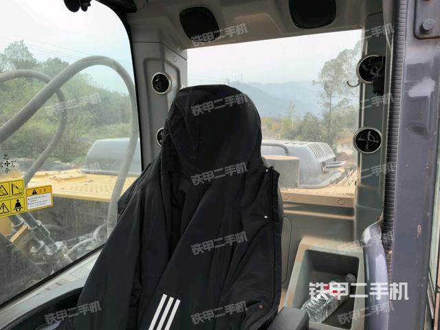 座椅右側控制臺/鑰匙門/油門/含右手柄（駕駛室部分）