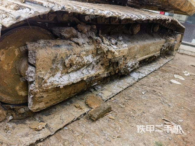 左側(cè)履帶整體?(行走機構) 左側(cè)履帶整體?(行走機構)