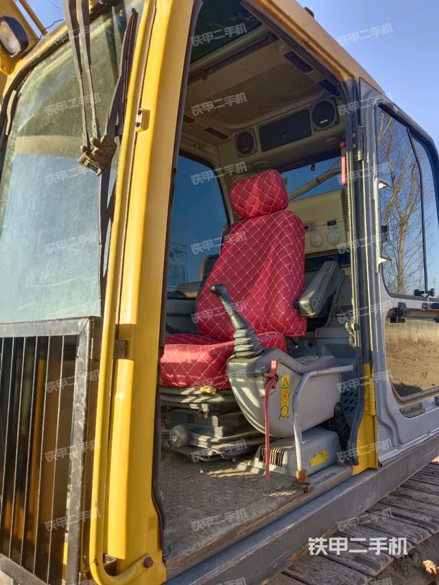 駕駛室整體（整機(jī)外觀）