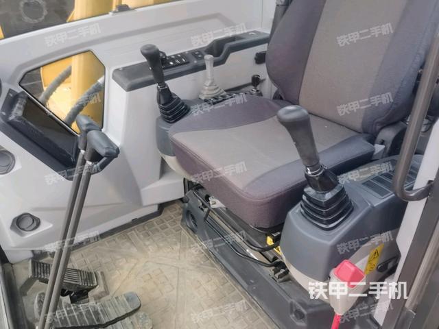 駕駛室整體（整機(jī)外觀）