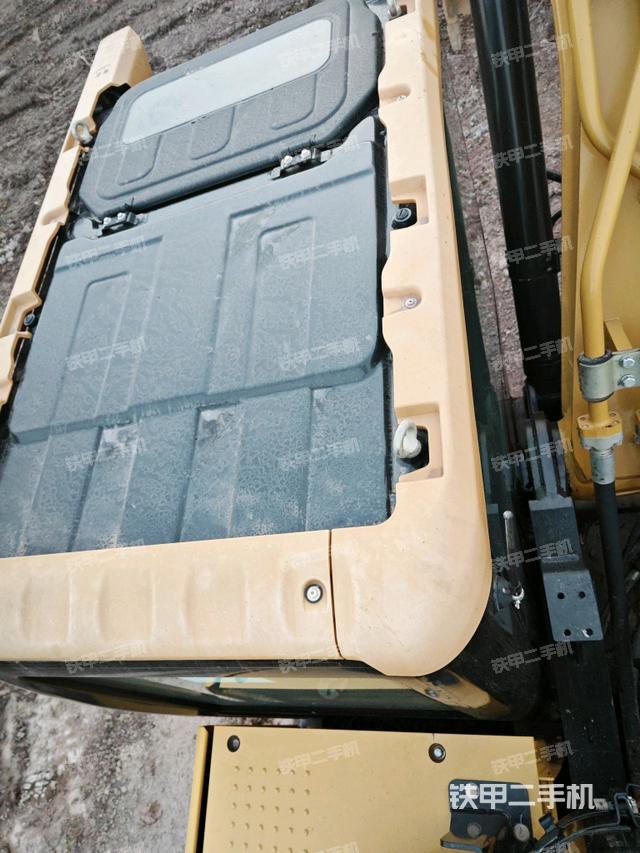 駕駛室頂部俯視（上車部件）