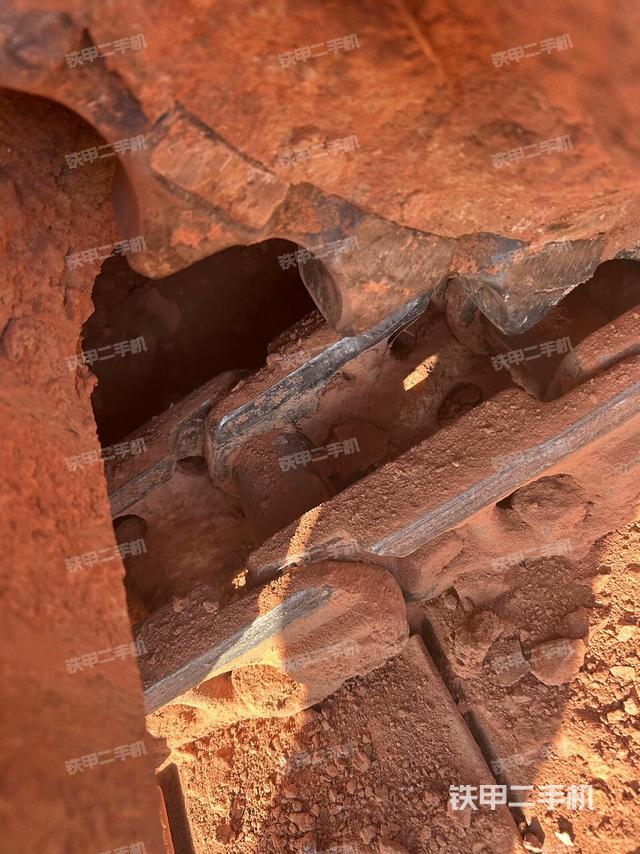 左導(dǎo)向輪（行走機(jī)構(gòu)）