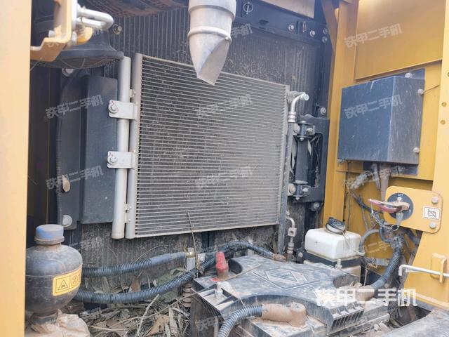 散熱器正面（大件艙室）