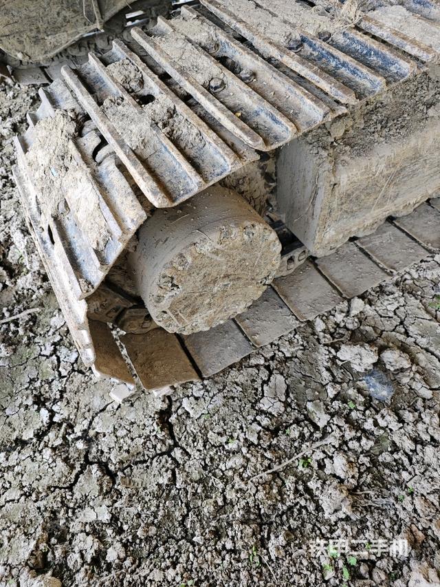 右驅(qū)動(dòng)輪（行走機(jī)構(gòu)）