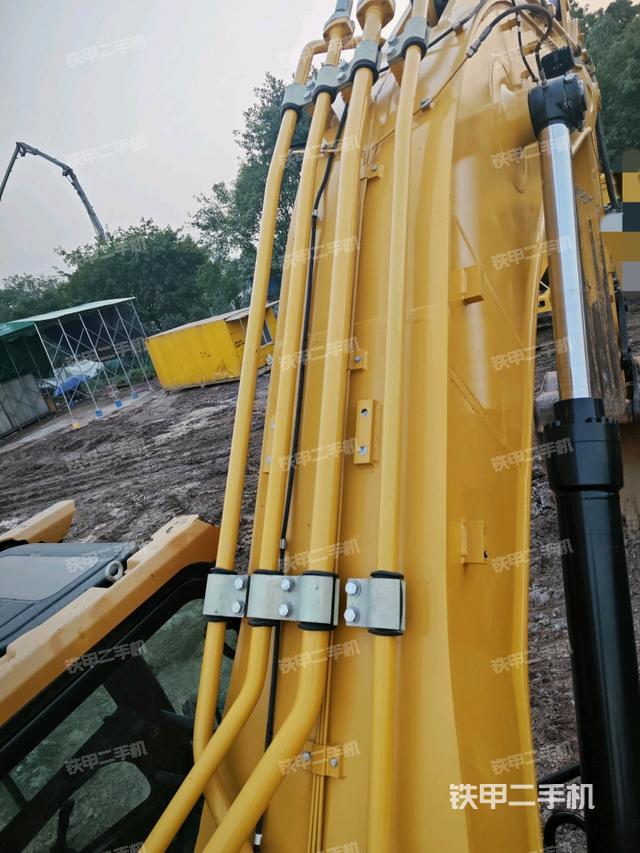 大臂背部俯視（工作和回轉(zhuǎn)裝置）