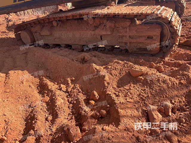 右驅(qū)動(dòng)輪（行走機(jī)構(gòu)）