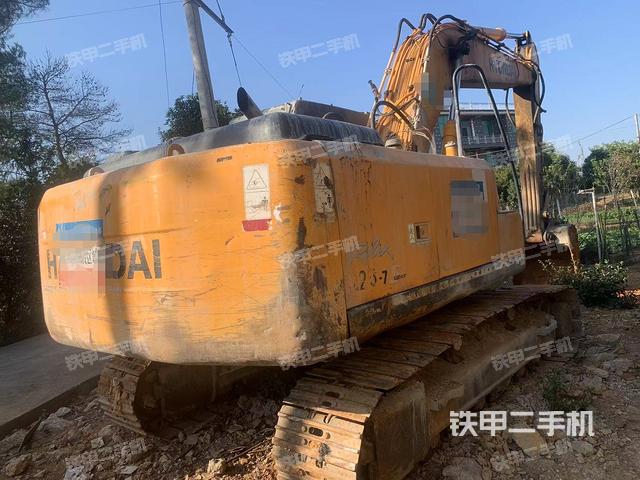 整機(jī)右后45°(整機(jī)外觀) 整機(jī)右后45°(整機(jī)外觀)
