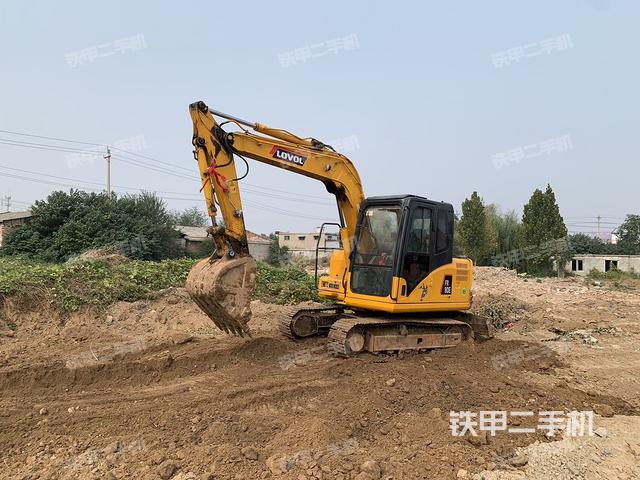 駕駛室整體(整機(jī)外觀) 駕駛室整體(整機(jī)外觀)