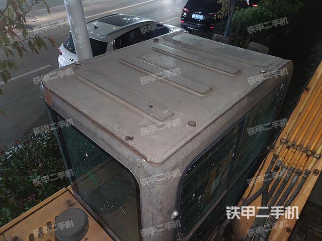 駕駛室頂部（整機(jī)外觀）