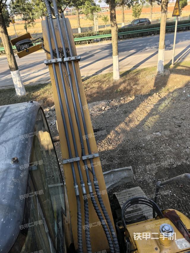 大臂背部俯視（工作和回轉(zhuǎn)裝置）