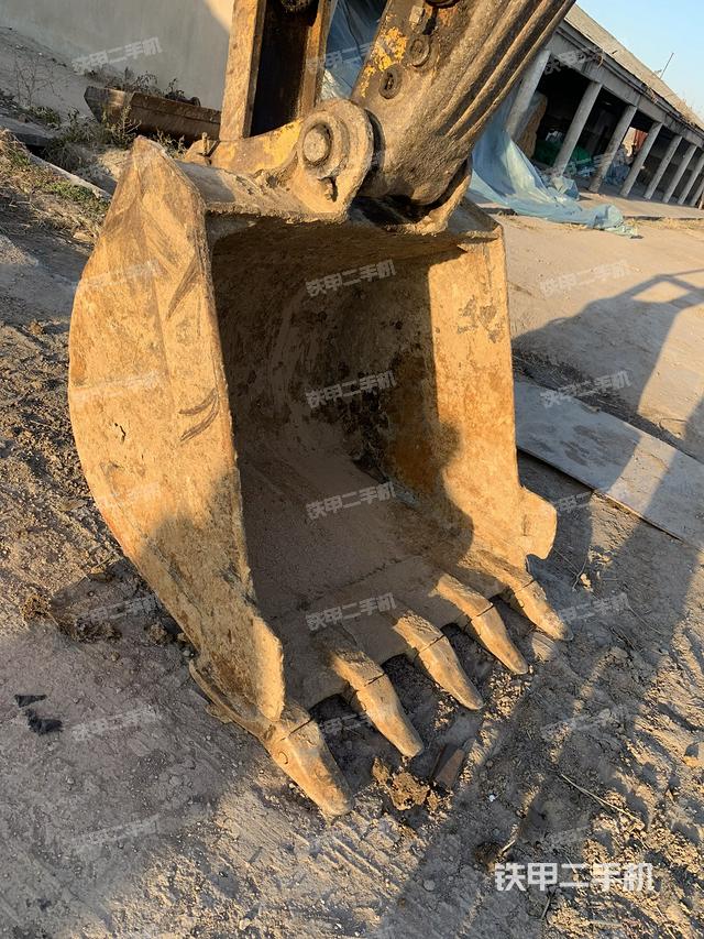 鏟斗右后整體（工作和回轉(zhuǎn)裝置）