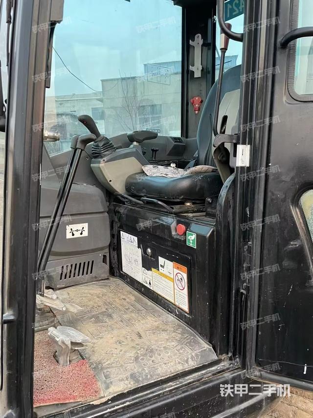 駕駛室整體（整機(jī)外觀）