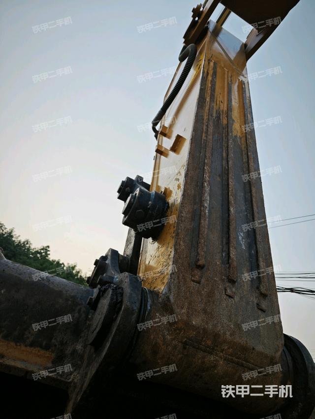 小臂整體左后（工作和回轉(zhuǎn)裝置）