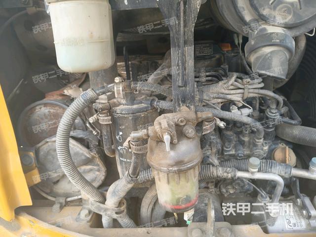 發(fā)動(dòng)機(jī)室（上車部件）