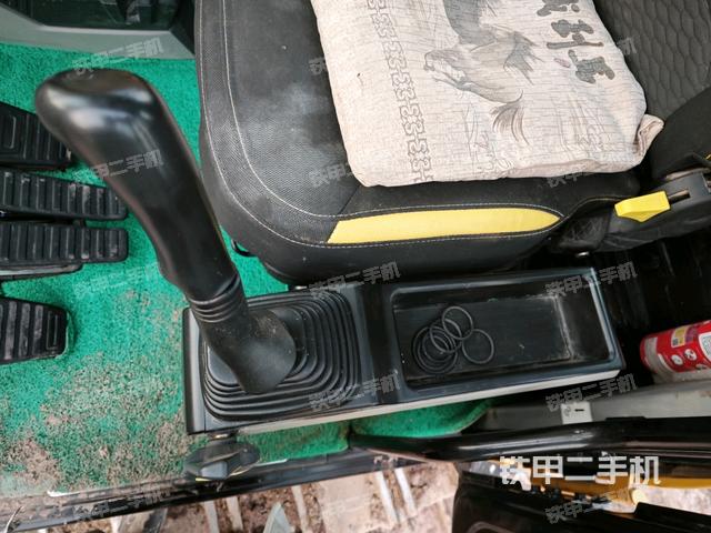 座椅左側(cè)控制臺(tái)/音響/含左手柄（駕駛室部分）