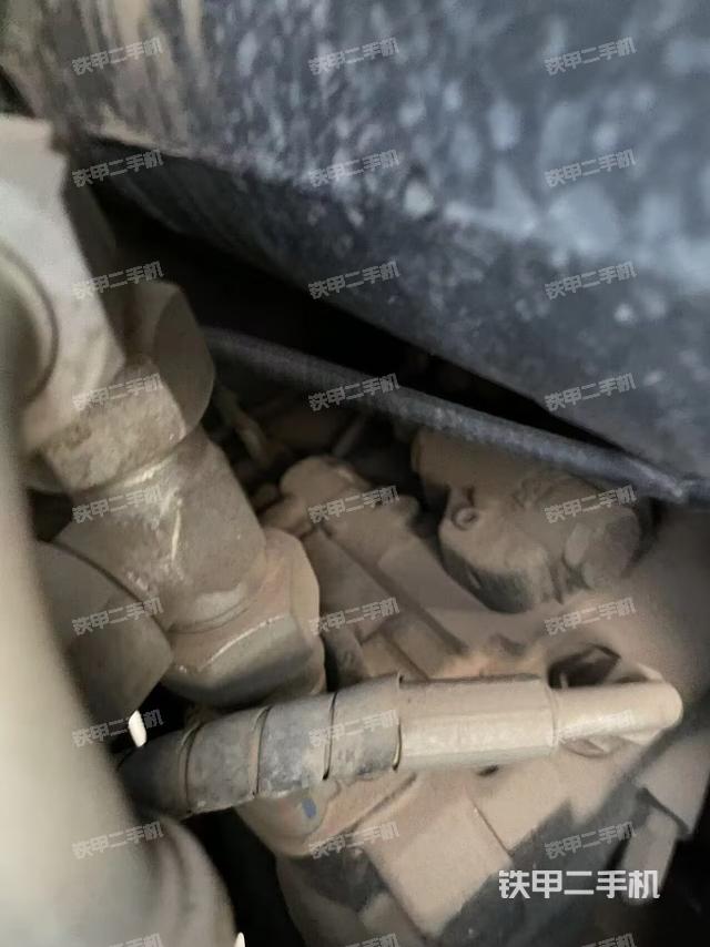 液壓泵艙室正面整體（整機(jī)外觀）