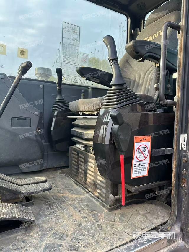 駕駛室頂部（整機(jī)外觀）