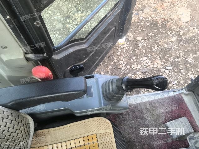 座椅左側(cè)控制臺/音響/含左手柄（駕駛室部分）