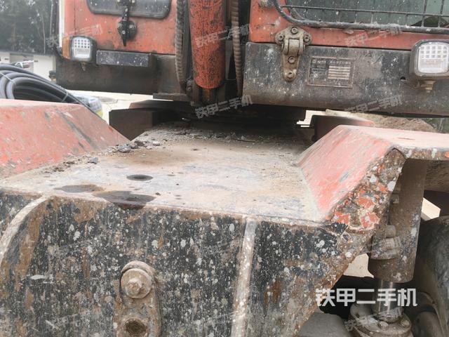 轉(zhuǎn)盤和下車架正前(工作和回轉(zhuǎn)裝置) 轉(zhuǎn)盤和下車架正前(工作和回轉(zhuǎn)裝置)
