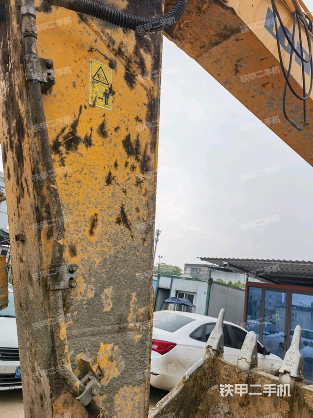 小臂整體左后(工作和回轉(zhuǎn)裝置) 小臂整體左后(工作和回轉(zhuǎn)裝置)