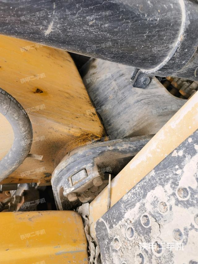 大臂根部?斜視(工作和回轉(zhuǎn)裝置) 大臂根部?斜視(工作和回轉(zhuǎn)裝置)