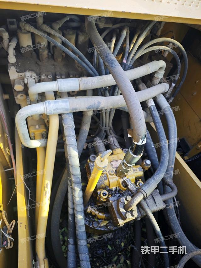 回轉(zhuǎn)馬達和主控閥（整機外觀）