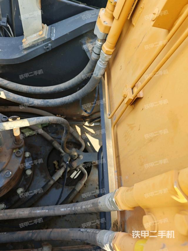 中央回轉(zhuǎn)接頭特寫（上車部件）