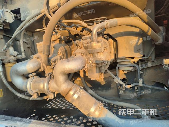 液壓泵艙室正面整體(整機(jī)外觀) 液壓泵艙室正面整體(整機(jī)外觀)